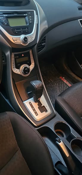 هيونداي أفانتي 2012 - صورة 5