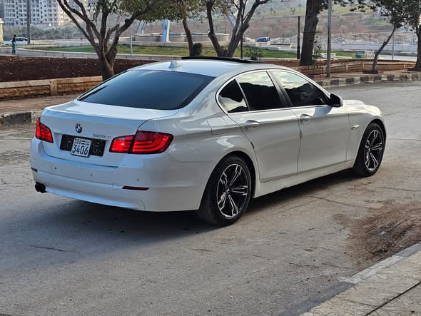 بي إم دبليو 520 2011 - صورة 4