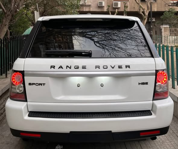 رانج روفر سبورت 2013 - صورة 4