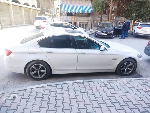 بي ام دبليو 523 2011 - صورة 1