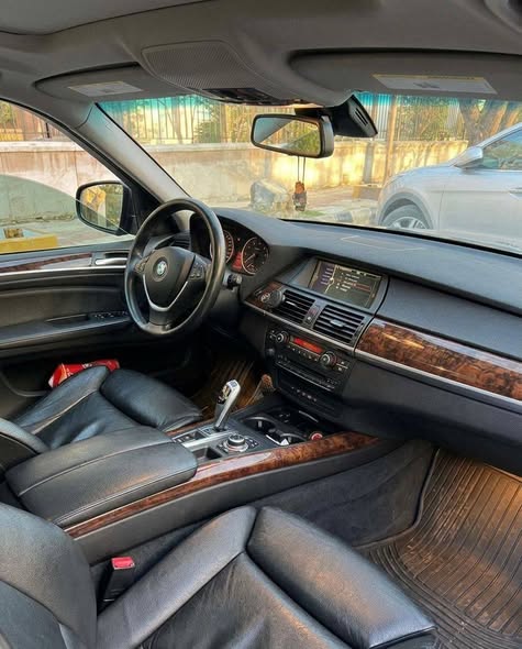 بي إم دبليو اكس 5 2012 - صورة 3