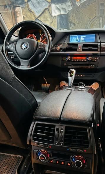 بي إم دبليو اكس 5 2012 - صورة 5