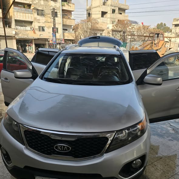 كيا سورينتو 2010 - صورة 2