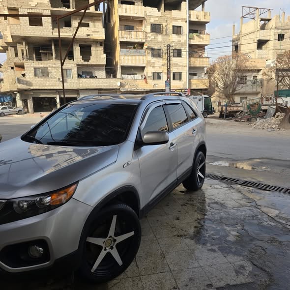 كيا سورينتو 2010 - صورة 3