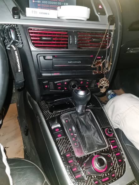 أودي A4 2010 - صورة 3