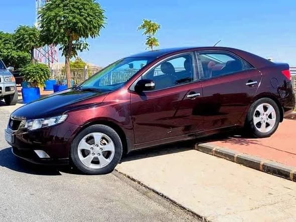 كيا فورتي 2010 - صورة 3