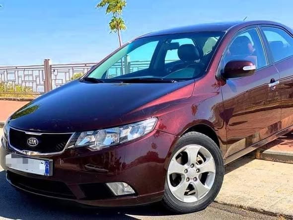 كيا فورتي 2010 - صورة 4