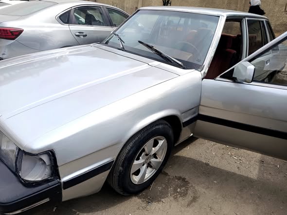 مازدا 929 1983 - صورة 2