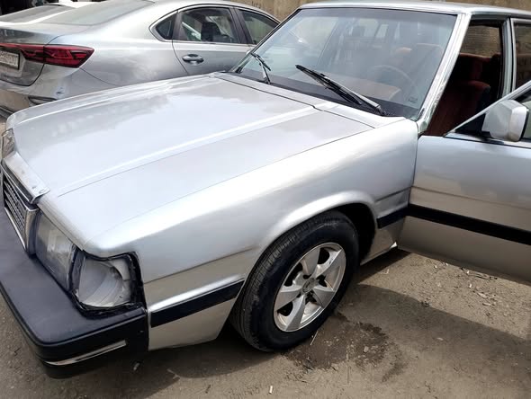 مازدا 929 1983 - صورة 3