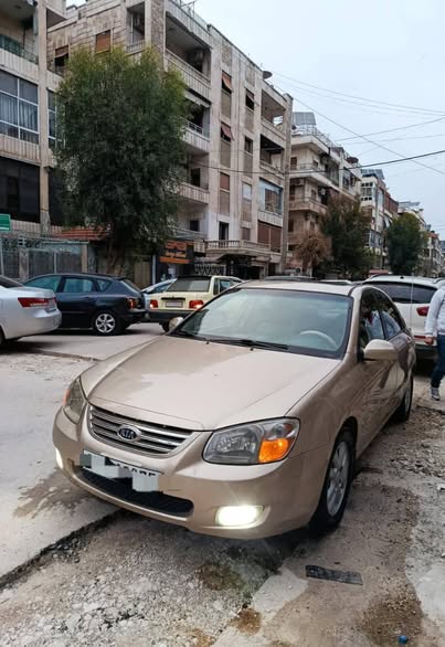 كيا سيراتو 2007 - صورة 2