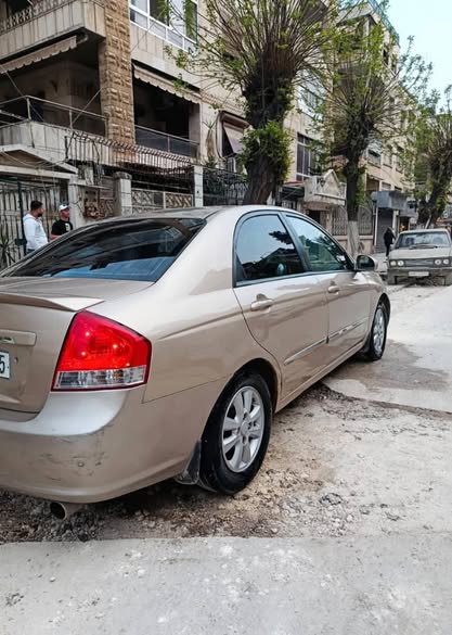 كيا سيراتو 2007 - صورة 3