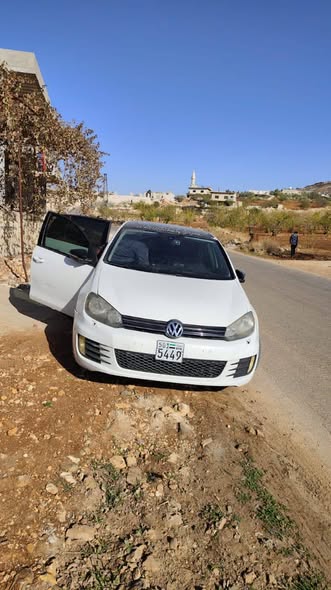 فولكس فاغن جولف 2011 - صورة 1