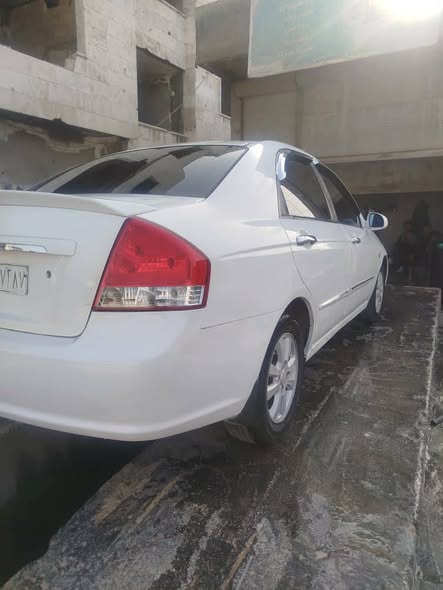 كيا سيراتو 2008 - صورة 2