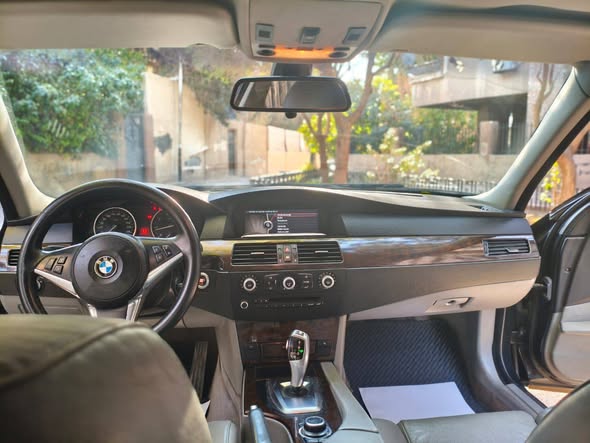 بي إم دبليو 520i 2010 - صورة 2
