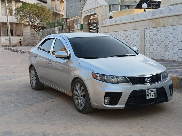 كيا فورتي 2011 - صورة 3