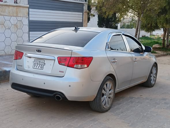كيا فورتي 2011 - صورة 4