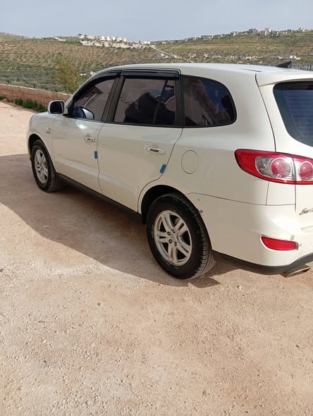 هيونداي سانتافي 2011 - صورة 2