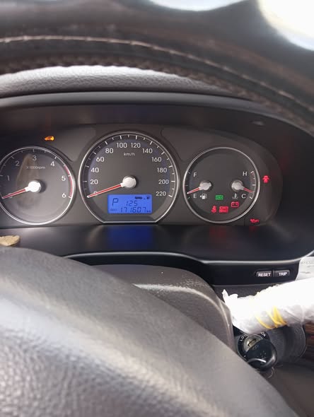 هيونداي سانتافي 2011 - صورة 5