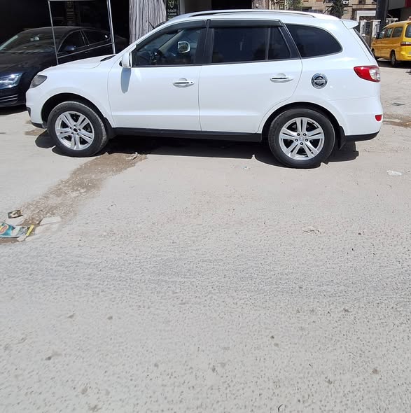 هيونداي سنتافي 2011 - صورة 4