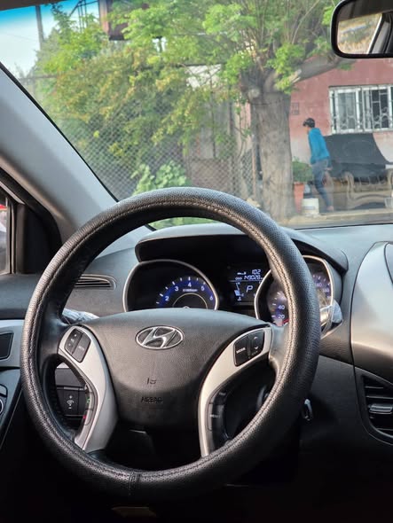 هيونداي الينترا 2011 - صورة 3