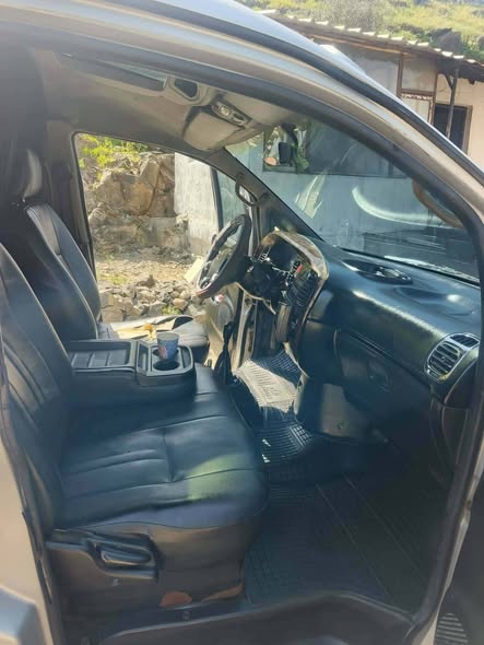 هيونداي ستاريكس 2002 - صورة 3