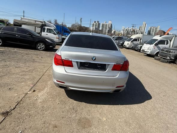 بي ام 750i 2013 - صورة 3