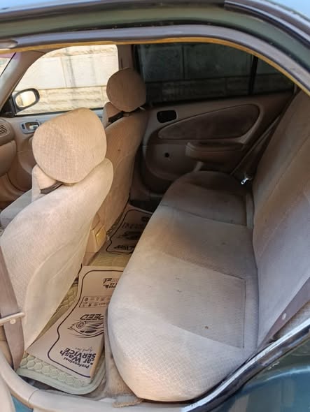 تويوتا كورولا 2001 - صورة 2