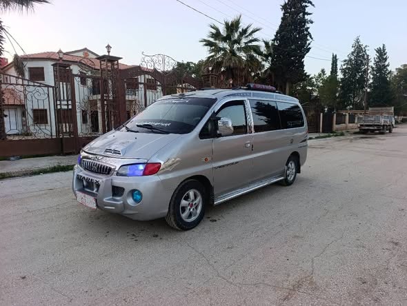 هيونداي ستاريكس 2003 - صورة 2