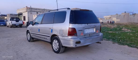 هوندا شاتل 2000 - صورة 4