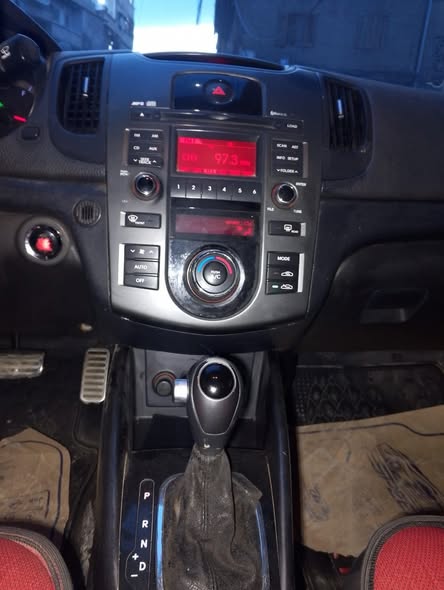 كيا فورتي 2011 - صورة 5