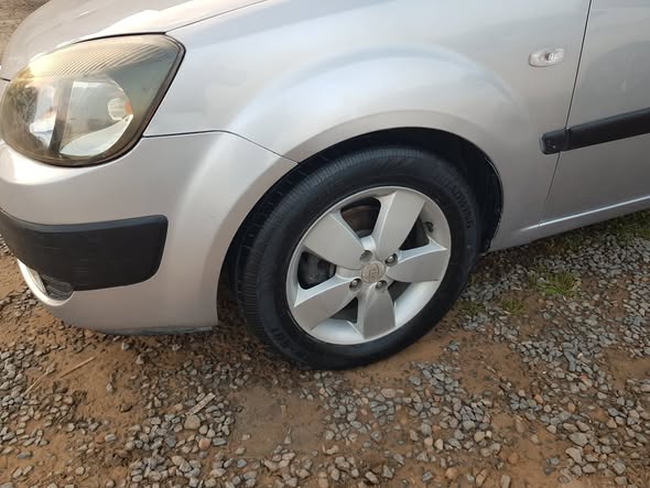 كيا بريد 2007 - صورة 4