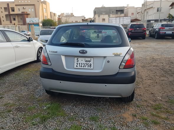 كيا بريد 2007 - صورة 5
