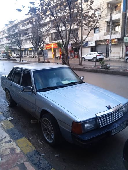 مازدا ٩٢٩ 1983 - صورة 5