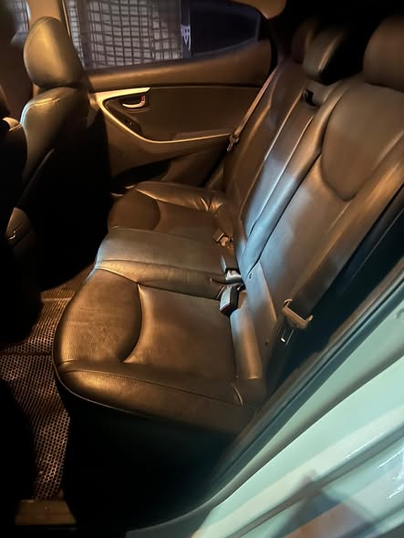 هيونداي أفانتي 2012 - صورة 5