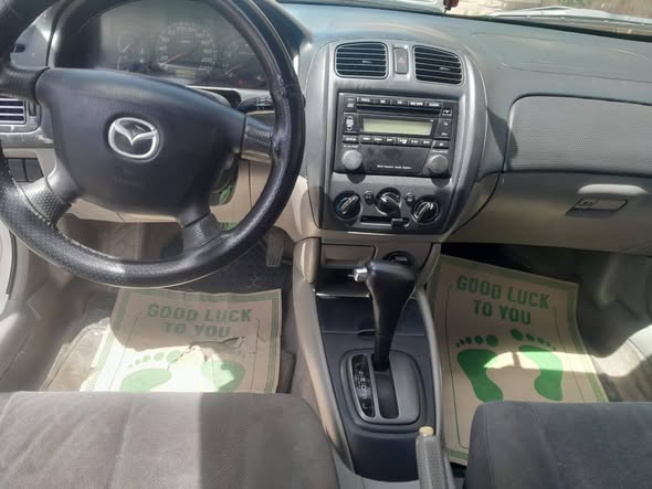 مازدا 323 2002 - صورة 2