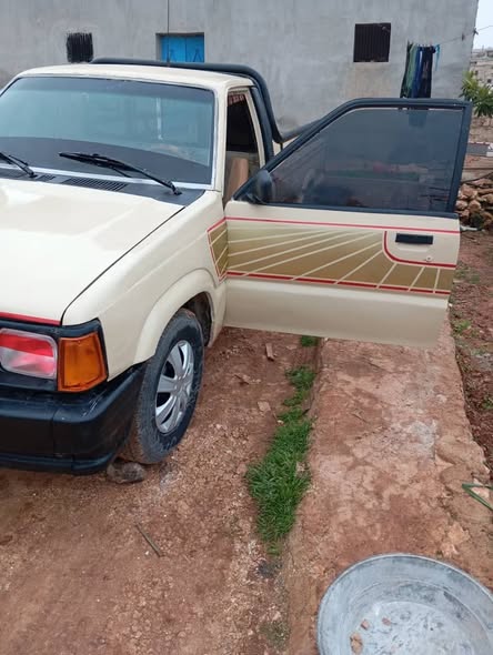 مازدا بيكاب 1992 - صورة 1