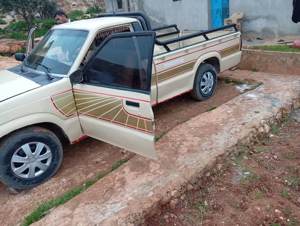 مازدا بيكاب 1992 - صورة 2