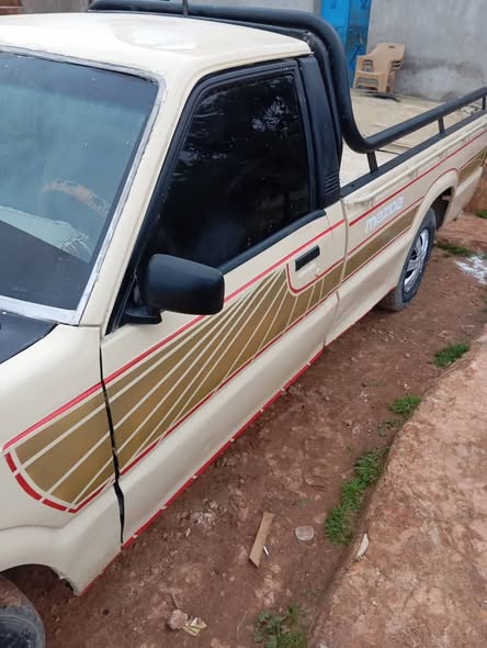مازدا بيكاب 1992 - صورة 3