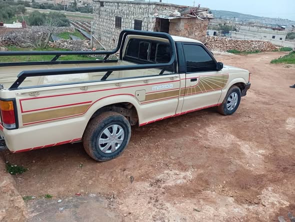 مازدا بيكاب 1992 - صورة 4