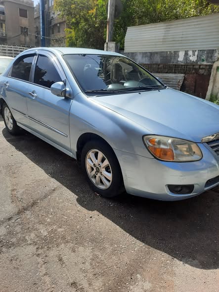 كيا سيراتو 2008 - صورة 1