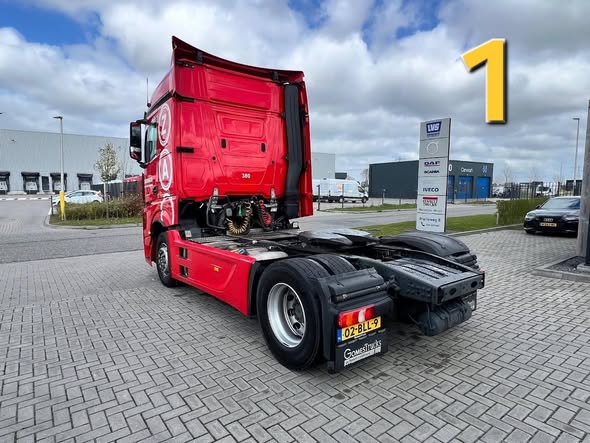 مرسيدس اكتروز 2018 - صورة 2