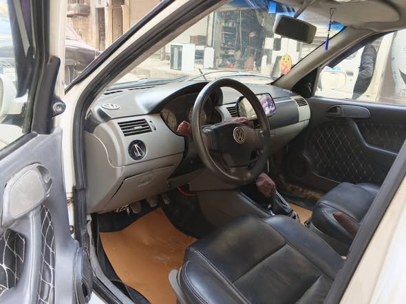 فولكس فاجن سافيرو 2002 - صورة 4