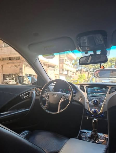 هونداي أزيرا 2012 - صورة 5