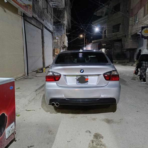 بي ام دبليو 320i 2009 - صورة 1