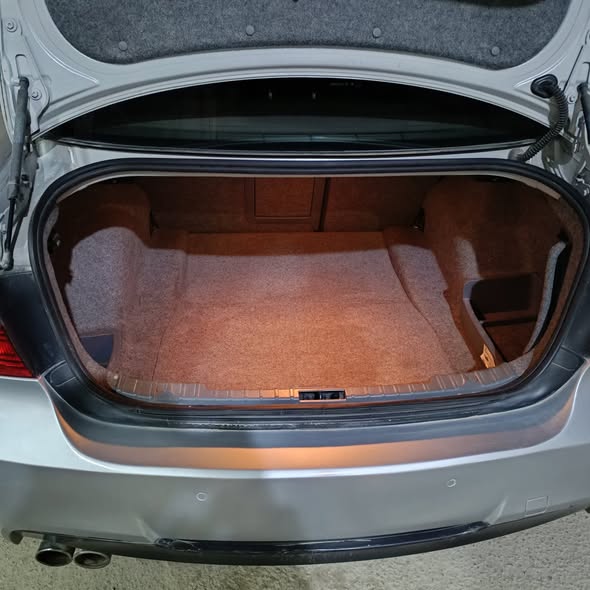 بي ام دبليو 320i 2009 - صورة 3