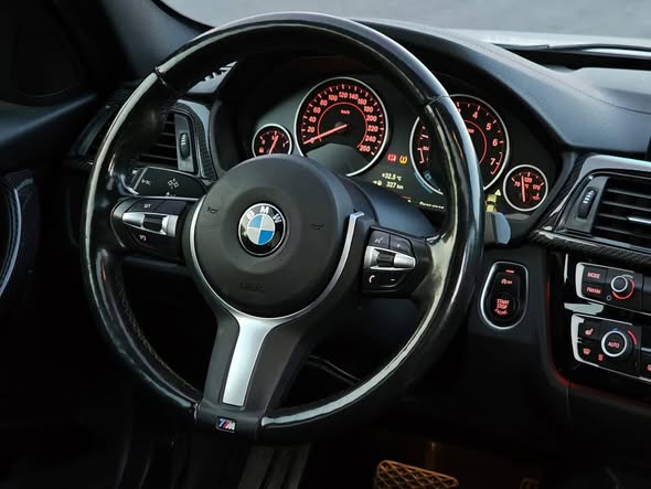 بي إم دبليو 330 2018 - صورة 5