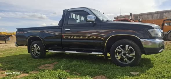 تويوتا هايلكس 2004 - صورة 2