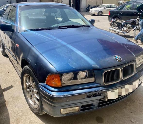 بي إم دبليو 318 1992 - صورة 2