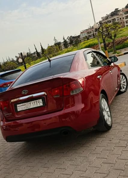 كيا سيراتو 2010 - صورة 3