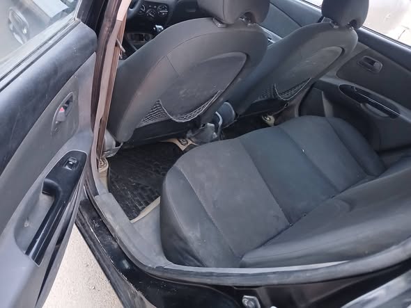 كيا ريو 2011 - صورة 3